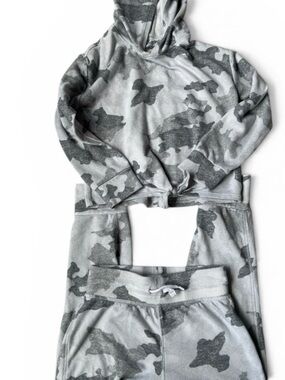 🎆🎇 3for$9 Gray Camouflage Hoodie and Joggers Set